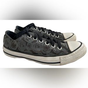Ladies Converse All Star Sneakers SZ 7